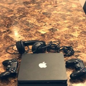 PS4 Slim